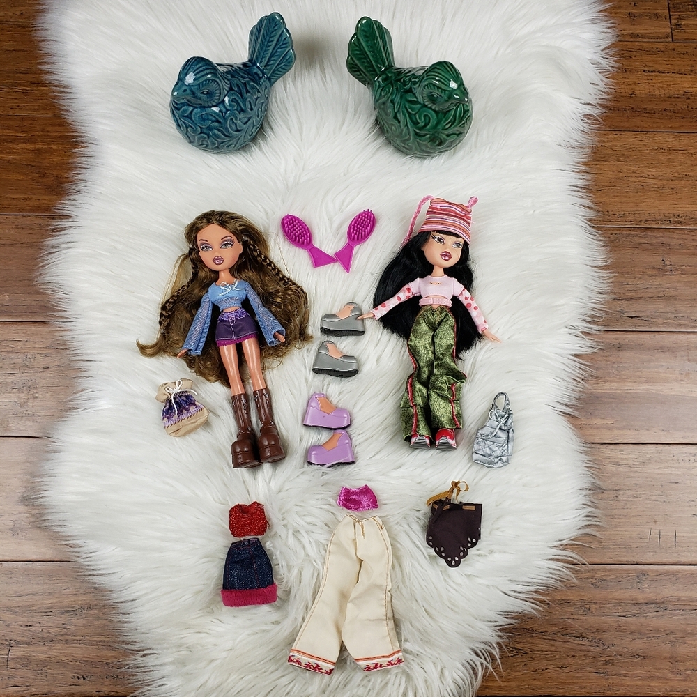 Bratz vintage 2001 anniversary dolls bundle of 2